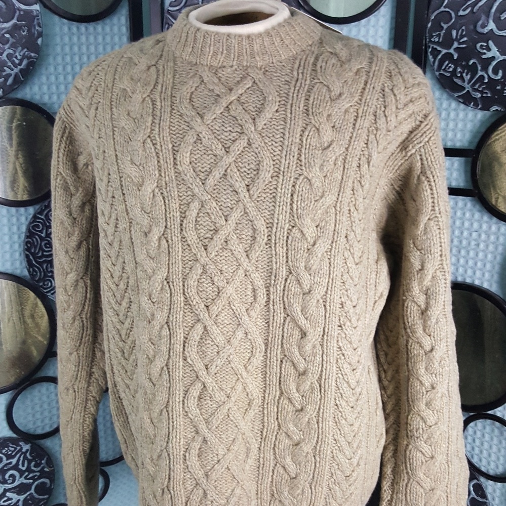 AEO  L Shetland Wool Sweater Hand Knitted